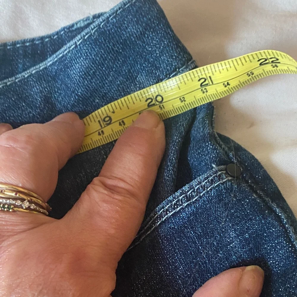 Sale 🌹Laurie Felt Blue Jeans with Pink Floral Embroidery - Picture 12 of 15